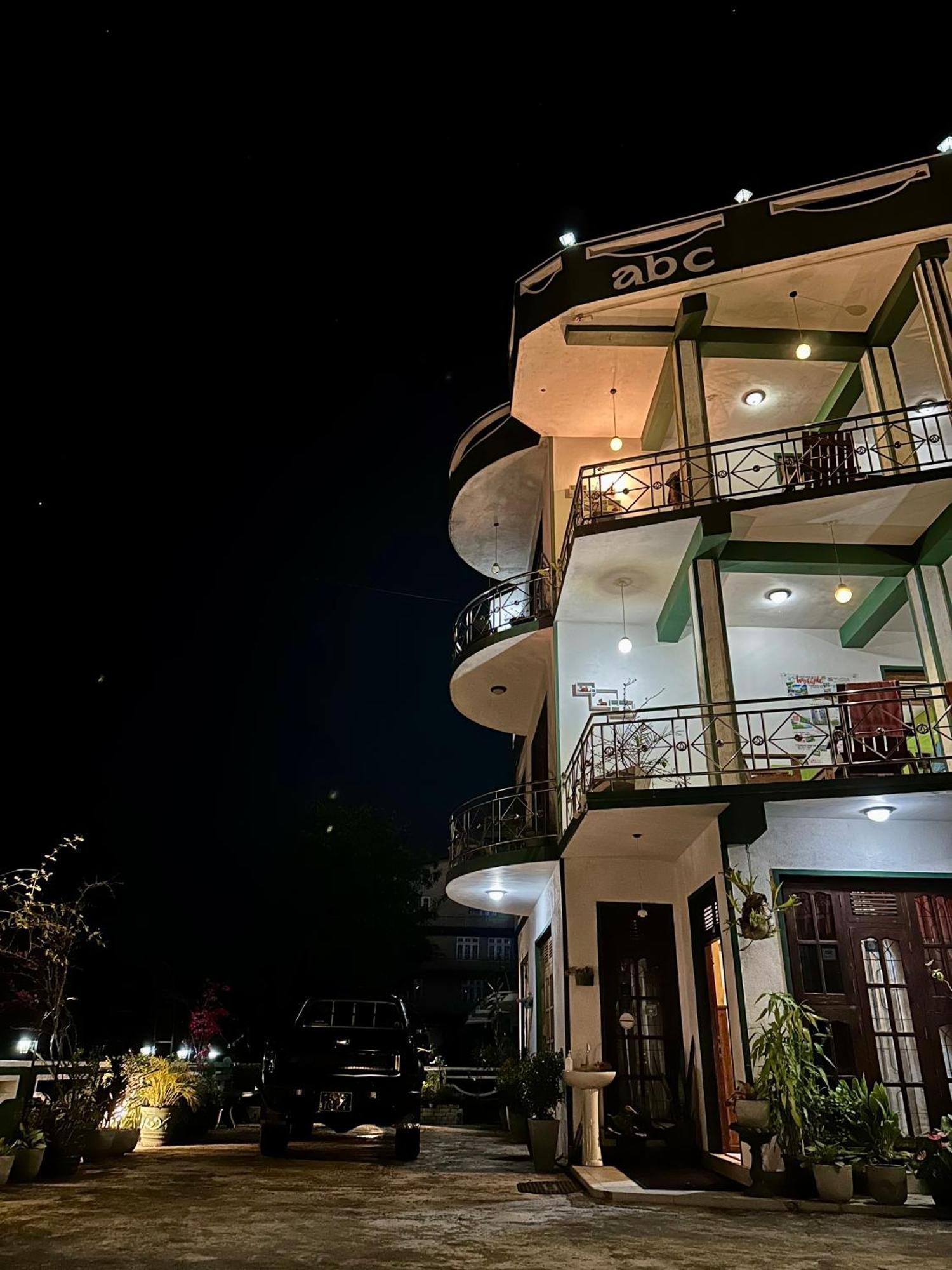 Abc Guest Inn & Restaurant Хапутале Екстер'єр фото